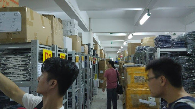 公司有整整兩層樓倉庫